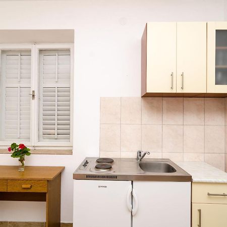 Guest House Kiko Pomena Rum bild